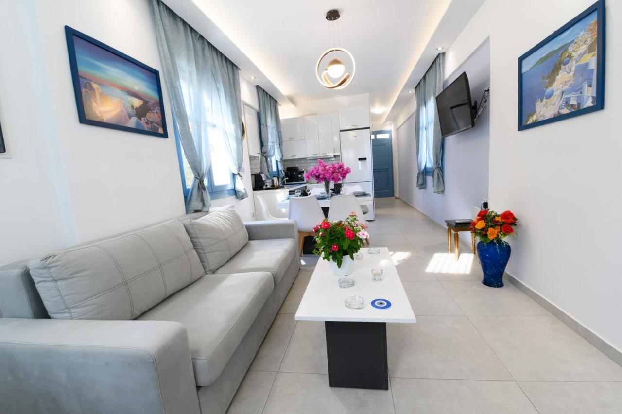 Located By The Sea One Beachfront Private Captain Lazaros Pool Villa With Loft In 750Sqm Spacious Private Plot-Jacuzzi-Sunrelax-Furnished Terace-Gazebo-Private Parking,Sleep 3 Adults And 2 Children, Just Steps From The Black Beach-Seaview เปริสซา ภายนอก รูปภาพ
